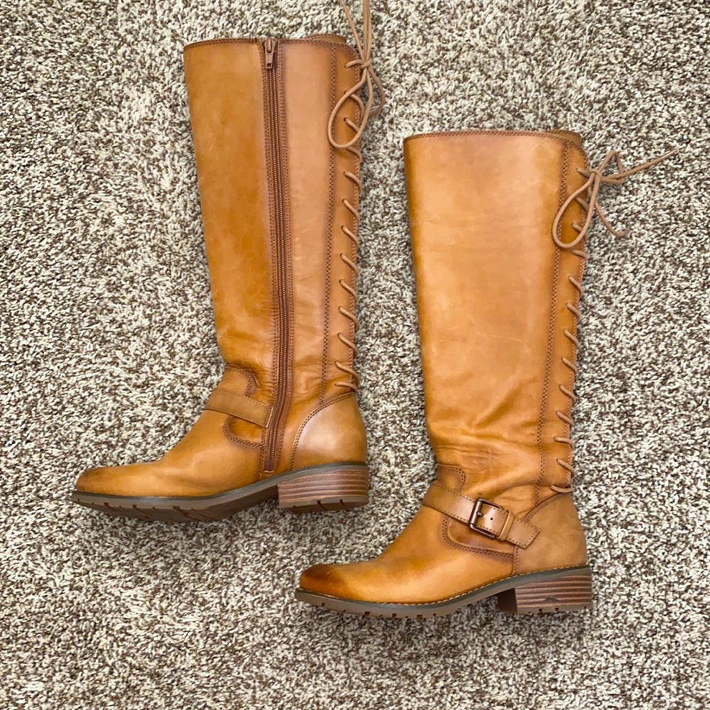 Womens Sofft tan tall boot. Zip closure
